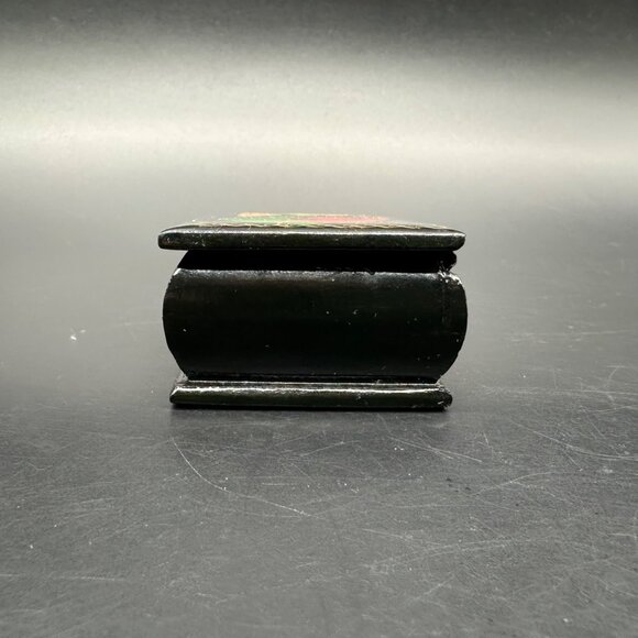 Vintage Russian Hand Painted Lacquerware Trinket Box Mythical Scene Red Interior - Picture 6 of 10